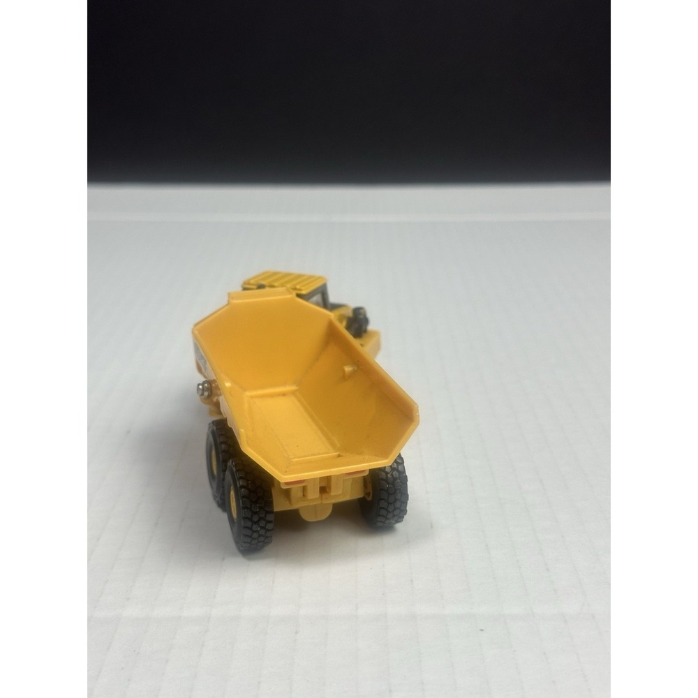 Small John Deere Dirt Mover Hauler Tomy Toy - Picture 4 of 5